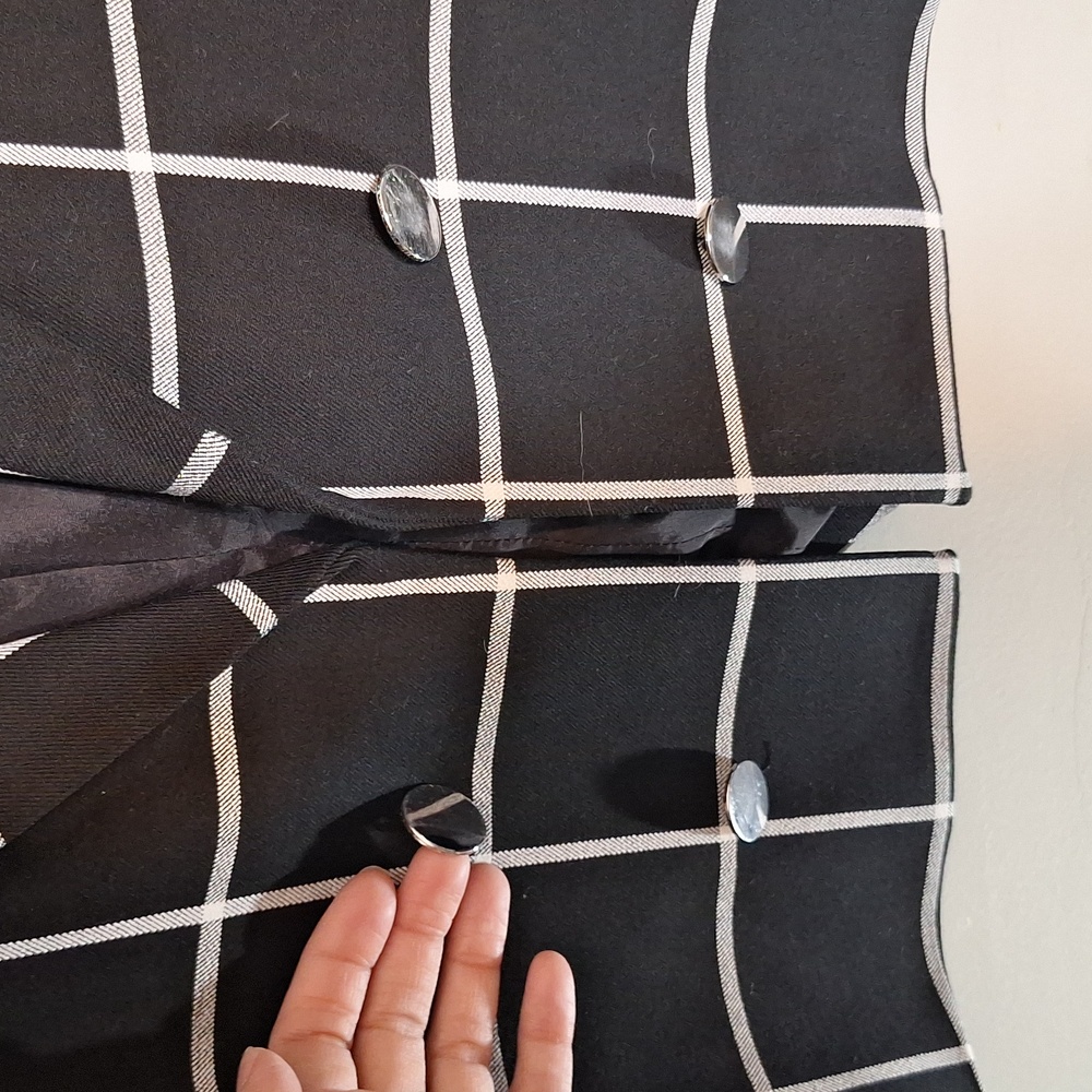 Express Women's Black and White Plaid Jacket - Picture 6 of 7